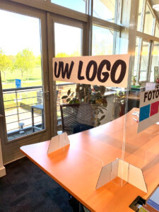 Voorbeeld bureau scherm met uw logo